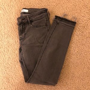 HOLLISTER Black ankle jeans